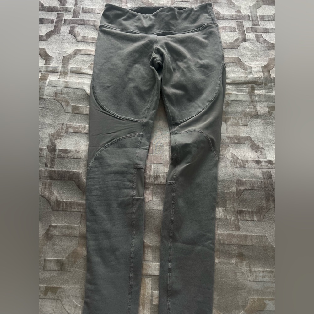 Gray Alo Yoga leggings